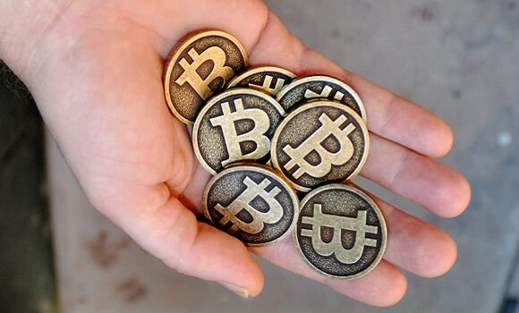 Cand ajunge bitcoin la 70.000 de dolari?