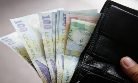 Salariul mediu net este aproape 4.000 de lei