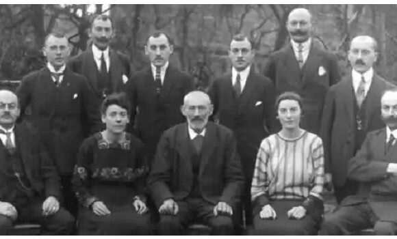 „Cel ce deține informațiile – el deține lumea”