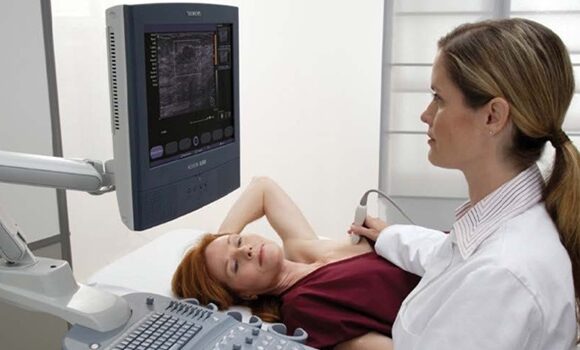 Efectuarea ecografiei mamare – o procedură esenţială pentru monitorizarea stării tale de sănătate